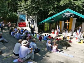 Festgottesdienst zum 1.000 Todestag des Heiligen Heimerads auf dem Hasunger Berg (Foto: Karl-Franz Thiede)